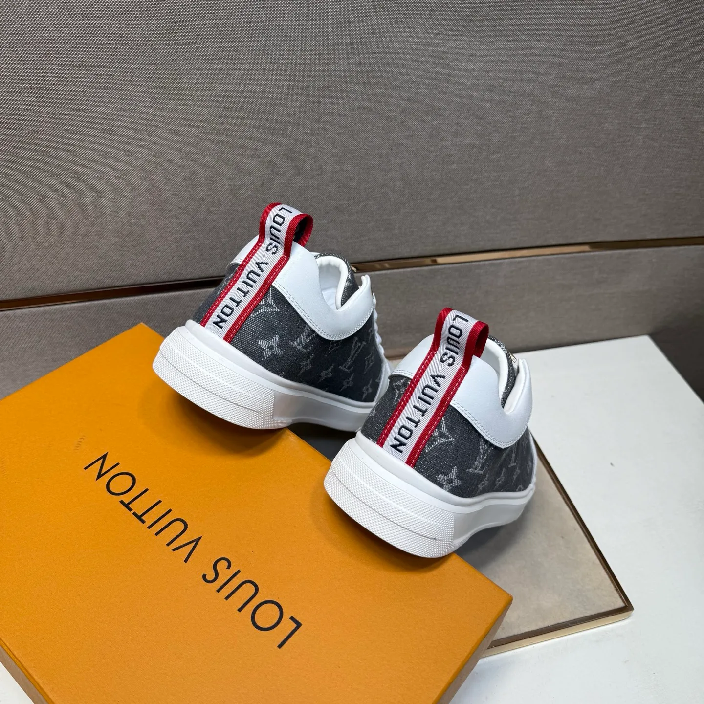⬛️Men's shoes 💰p400 [LV～] Men's casual shoes 2025z cabinet sales simultaneously 🔶Size: 38-44#️⃣ 🔷3 colors🔜The upper is made of multi-material splicing ➕Genuine leather lining, comfortable and breathable, sole: original comfortable and wear-resistant outsole, ⚠️real thing📱photographed🎬real thing is better📢📢📢